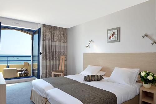 Hotel De La Plage Дамган Екстериор снимка